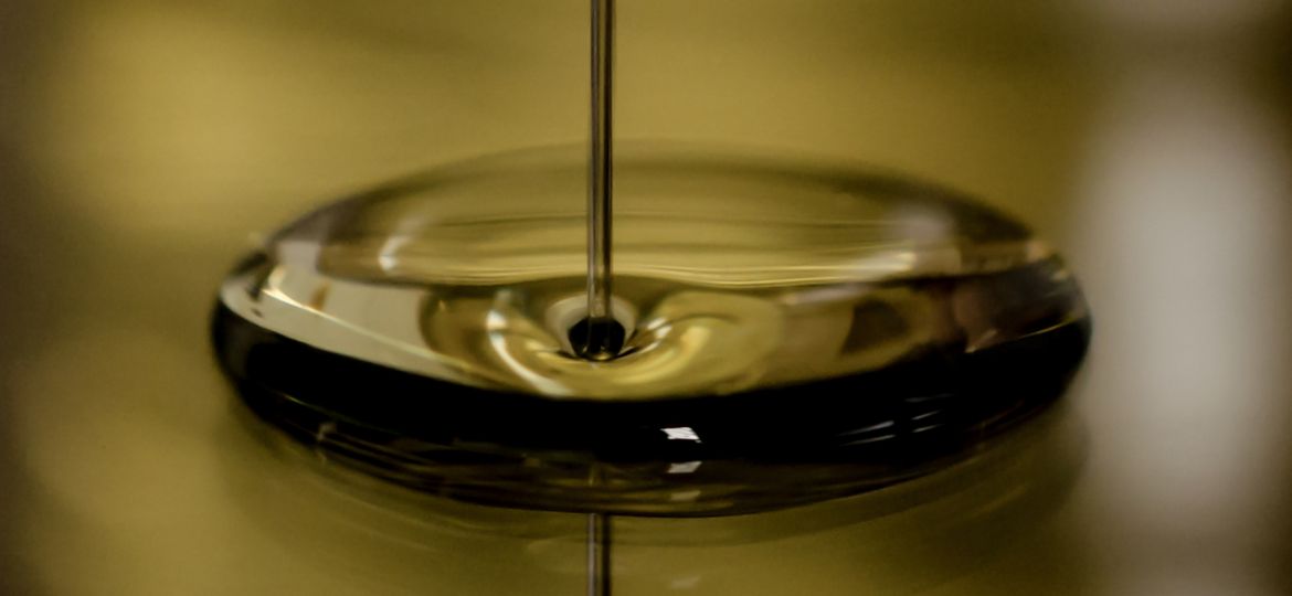 oil-696579